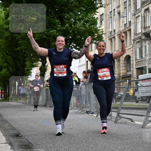 14.06.2026 - REWE Women's Run J. Mangold http://msf.ph/oto/9765232 14.06.2026 11:17:04 Ziel 5220, 6062, 6071 meine-sportfotos.de