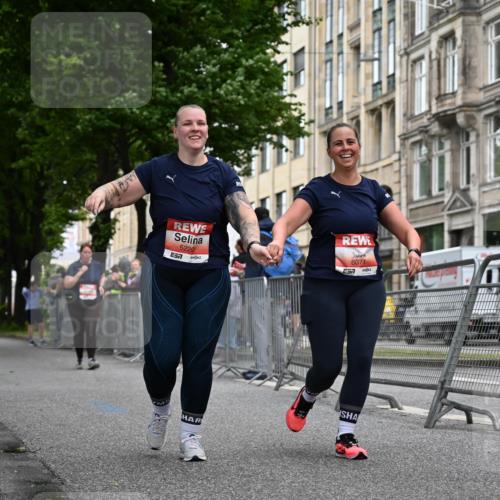 14.06.2026 - REWE Women's Run J. Mangold http://msf.ph/oto/9765238 14.06.2026 11:17:05 Ziel 5220, 6062, 6071 meine-sportfotos.de