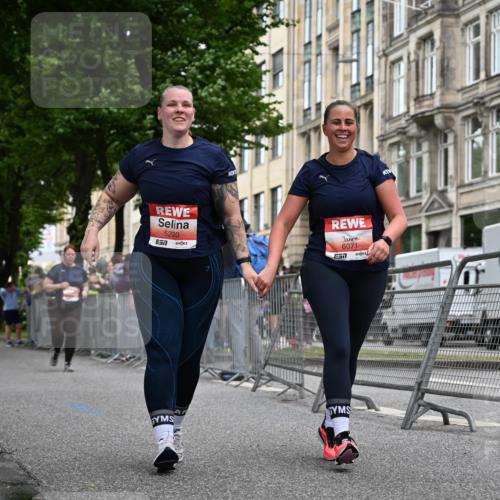 14.06.2026 - REWE Women's Run J. Mangold http://msf.ph/oto/9765240 14.06.2026 11:17:05 Ziel 5220, 6062, 6071 meine-sportfotos.de