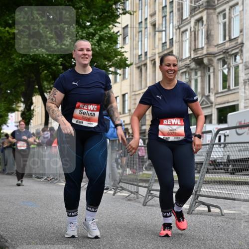 14.06.2026 - REWE Women's Run J. Mangold http://msf.ph/oto/9765243 14.06.2026 11:17:05 Ziel 5220, 6062, 6071 meine-sportfotos.de