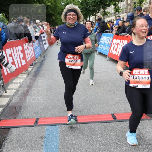 14.06.2026 - REWE Women's Run Strokosch-Dieckow http://msf.ph/oto/9765272 14.06.2026 11:02:24 Ziel 5027, 5049, 5192, 5261, 5310, 5511, 5514, 5561, 5608, 5685, 5689, 5882, 5932, 6060 meine-sportfotos.de