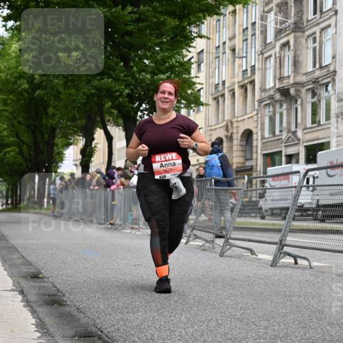 14.06.2026 - REWE Women's Run J. Mangold http://msf.ph/oto/9765278 14.06.2026 11:17:29 Ziel 5577 meine-sportfotos.de