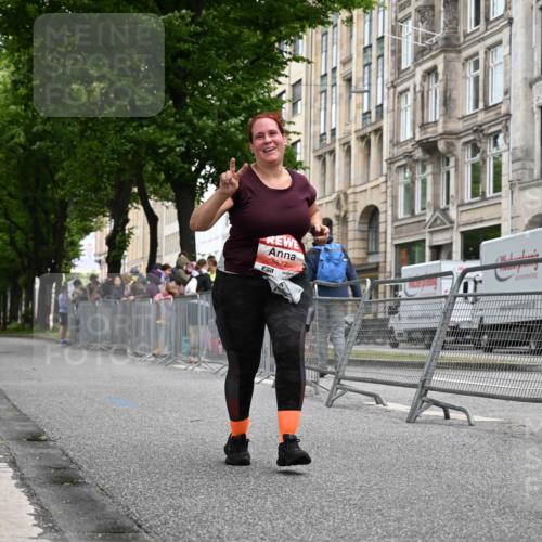 14.06.2026 - REWE Women's Run J. Mangold http://msf.ph/oto/9765282 14.06.2026 11:17:29 Ziel 5577 meine-sportfotos.de