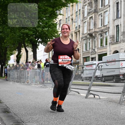 14.06.2026 - REWE Women's Run J. Mangold http://msf.ph/oto/9765284 14.06.2026 11:17:29 Ziel 5577 meine-sportfotos.de