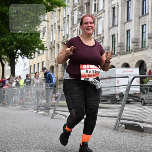 14.06.2026 - REWE Women's Run J. Mangold http://msf.ph/oto/9765290 14.06.2026 11:17:30 Ziel 5577 meine-sportfotos.de