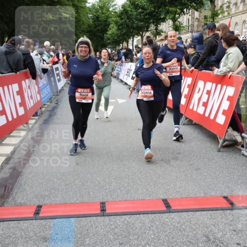 14.06.2026 - REWE Women's Run Strokosch-Dieckow http://msf.ph/oto/9765328 14.06.2026 11:02:24 Ziel 5027, 5049, 5192, 5261, 5310, 5511, 5514, 5561, 5608, 5685, 5689, 5882, 5932, 6060 meine-sportfotos.de