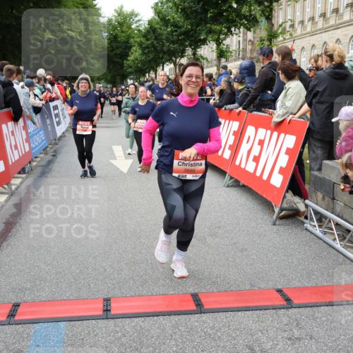14.06.2026 - REWE Women's Run Strokosch-Dieckow http://msf.ph/oto/9765345 14.06.2026 11:02:22 Ziel 5027, 5049, 5192, 5261, 5310, 5511, 5514, 5561, 5601, 5608, 5685, 5689, 5882, 6060 meine-sportfotos.de