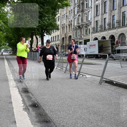 14.06.2026 - REWE Women's Run J. Mangold http://msf.ph/oto/9765356 14.06.2026 11:26:09 Ziel 5562 meine-sportfotos.de