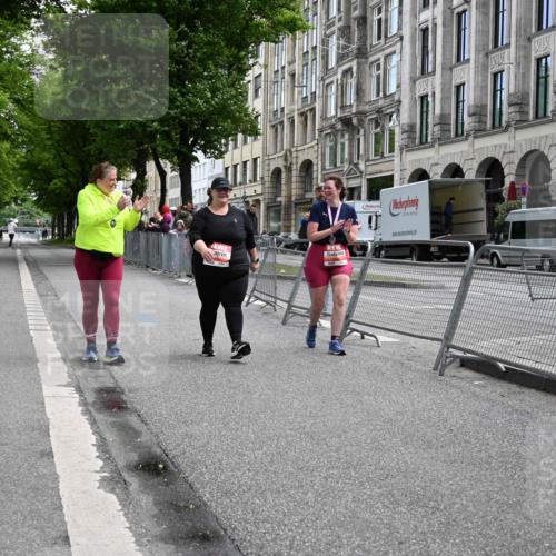 14.06.2026 - REWE Women's Run J. Mangold http://msf.ph/oto/9765358 14.06.2026 11:26:09 Ziel 5562 meine-sportfotos.de