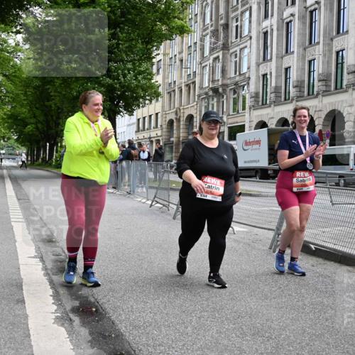 14.06.2026 - REWE Women's Run J. Mangold http://msf.ph/oto/9765371 14.06.2026 11:26:11 Ziel 5562 meine-sportfotos.de