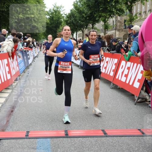 14.06.2026 - REWE Women's Run Strokosch-Dieckow http://msf.ph/oto/9765378 14.06.2026 10:57:09 Ziel 5021, 5074, 5209, 5218, 5552, 5640, 5804, 5964 meine-sportfotos.de