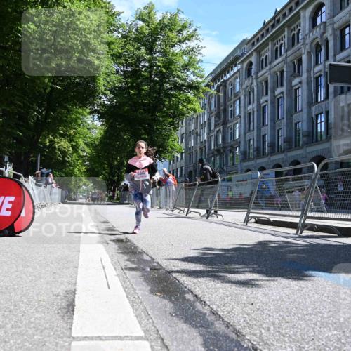 14.06.2026 - REWE Women's Run J. Mangold http://msf.ph/oto/9765416 14.06.2026 11:36:08 Ziel 106, 237, 263 meine-sportfotos.de
