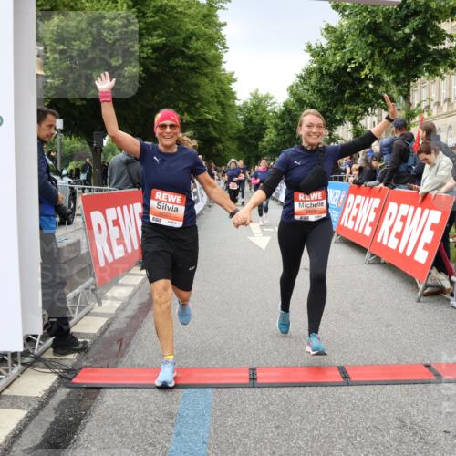 14.06.2026 - REWE Women's Run Strokosch-Dieckow http://msf.ph/oto/9765418 14.06.2026 11:02:20 Ziel 5027, 5049, 5192, 5310, 5511, 5514, 5561, 5601, 5608, 5685, 5689, 5865, 5882, 6060 meine-sportfotos.de