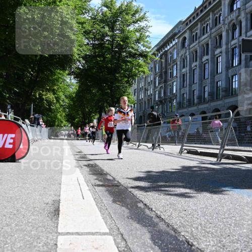 14.06.2026 - REWE Women's Run J. Mangold http://msf.ph/oto/9765428 14.06.2026 11:36:16 Ziel 133, 138, 187, 256, 301, 309, 312, 346 meine-sportfotos.de