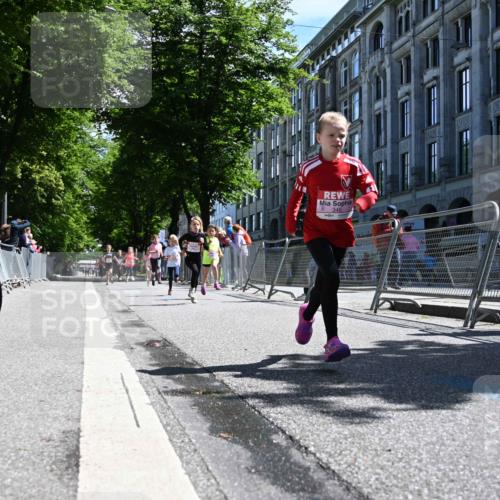 14.06.2026 - REWE Women's Run J. Mangold http://msf.ph/oto/9765435 14.06.2026 11:36:17 Ziel 133, 138, 187, 211, 256, 301, 309, 312, 346 meine-sportfotos.de