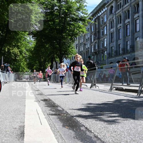 14.06.2026 - REWE Women's Run J. Mangold http://msf.ph/oto/9765438 14.06.2026 11:36:18 Ziel 133, 138, 187, 211, 256, 301, 309, 312, 346, 368 meine-sportfotos.de
