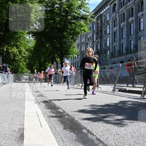14.06.2026 - REWE Women's Run J. Mangold http://msf.ph/oto/9765440 14.06.2026 11:36:18 Ziel 133, 138, 187, 211, 256, 301, 309, 312, 346, 368 meine-sportfotos.de