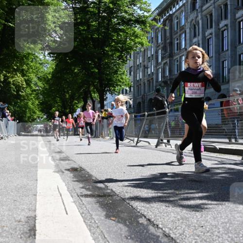 14.06.2026 - REWE Women's Run J. Mangold http://msf.ph/oto/9765444 14.06.2026 11:36:19 Ziel 133, 137, 138, 187, 211, 256, 301, 309, 312, 346, 368 meine-sportfotos.de
