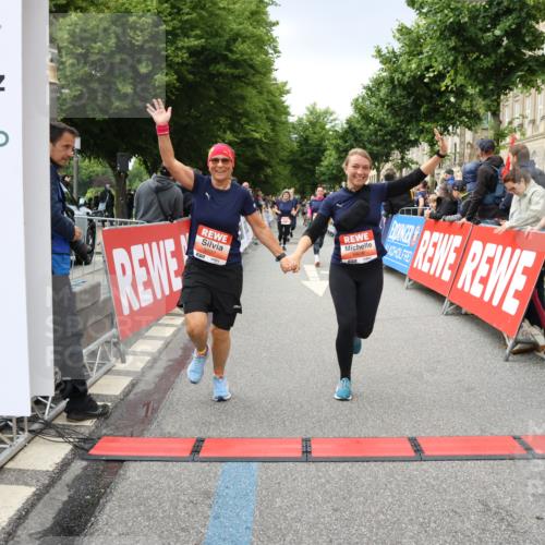 14.06.2026 - REWE Women's Run Strokosch-Dieckow http://msf.ph/oto/9765446 14.06.2026 11:02:19 Ziel 5027, 5049, 5121, 5310, 5456, 5514, 5561, 5601, 5608, 5610, 5689, 5865, 5882, 5992, 6060 meine-sportfotos.de