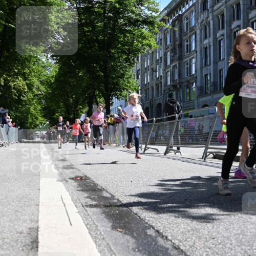 14.06.2026 - REWE Women's Run J. Mangold http://msf.ph/oto/9765447 14.06.2026 11:36:19 Ziel 133, 137, 138, 187, 211, 256, 301, 309, 312, 346, 368 meine-sportfotos.de
