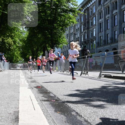 14.06.2026 - REWE Women's Run J. Mangold http://msf.ph/oto/9765450 14.06.2026 11:36:19 Ziel 133, 137, 138, 187, 211, 256, 301, 309, 312, 346, 368 meine-sportfotos.de