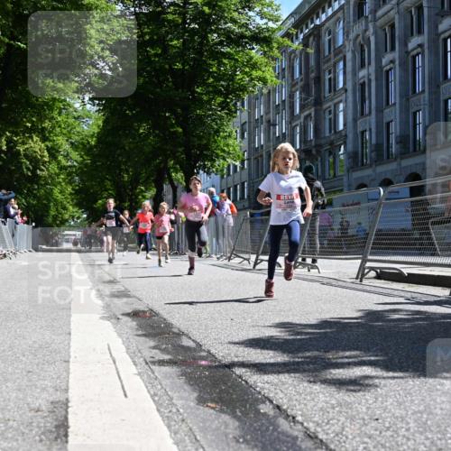 14.06.2026 - REWE Women's Run J. Mangold http://msf.ph/oto/9765452 14.06.2026 11:36:19 Ziel 133, 137, 138, 187, 211, 256, 301, 309, 312, 346, 368 meine-sportfotos.de
