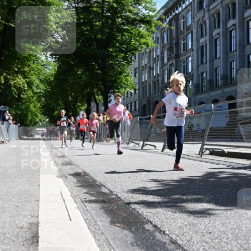 14.06.2026 - REWE Women's Run J. Mangold http://msf.ph/oto/9765454 14.06.2026 11:36:20 Ziel 133, 137, 138, 157, 163, 187, 211, 256, 301, 309, 312, 330, 346, 368 meine-sportfotos.de