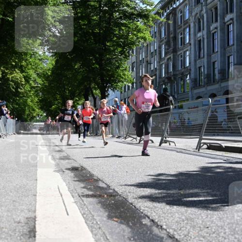 14.06.2026 - REWE Women's Run J. Mangold http://msf.ph/oto/9765460 14.06.2026 11:36:20 Ziel 133, 137, 138, 157, 163, 187, 211, 256, 301, 309, 312, 330, 346, 368 meine-sportfotos.de