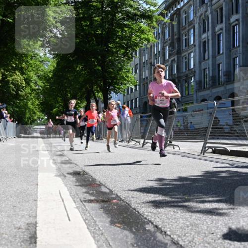 14.06.2026 - REWE Women's Run J. Mangold http://msf.ph/oto/9765462 14.06.2026 11:36:21 Ziel 133, 137, 138, 157, 163, 187, 211, 256, 301, 309, 330, 368 meine-sportfotos.de