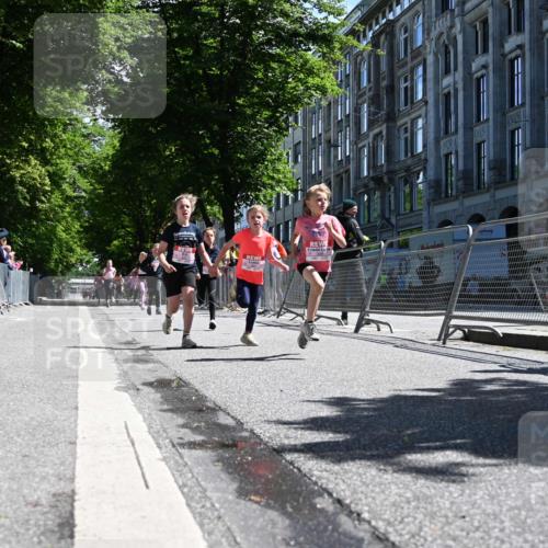 14.06.2026 - REWE Women's Run J. Mangold http://msf.ph/oto/9765473 14.06.2026 11:36:22 Ziel 133, 137, 138, 157, 163, 182, 187, 205, 211, 256, 301, 309, 330, 368 meine-sportfotos.de