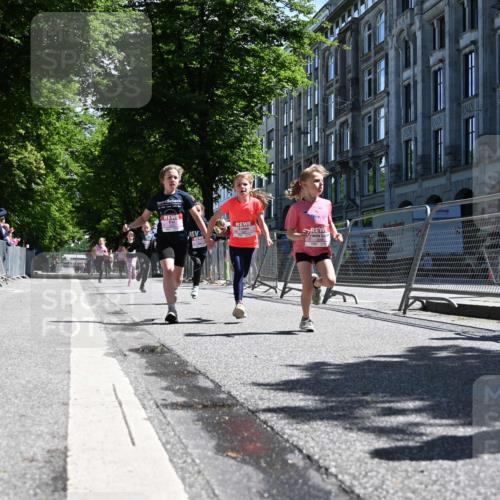 14.06.2026 - REWE Women's Run J. Mangold http://msf.ph/oto/9765477 14.06.2026 11:36:22 Ziel 133, 137, 138, 157, 163, 182, 187, 205, 211, 256, 301, 309, 330, 368 meine-sportfotos.de
