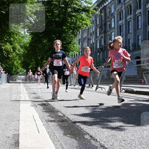 14.06.2026 - REWE Women's Run J. Mangold http://msf.ph/oto/9765484 14.06.2026 11:36:22 Ziel 133, 137, 138, 157, 163, 182, 187, 205, 211, 256, 301, 309, 330, 368 meine-sportfotos.de