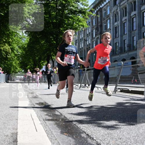 14.06.2026 - REWE Women's Run J. Mangold http://msf.ph/oto/9765491 14.06.2026 11:36:23 Ziel 133, 137, 138, 157, 163, 182, 187, 205, 211, 301, 309, 330, 368, 370 meine-sportfotos.de