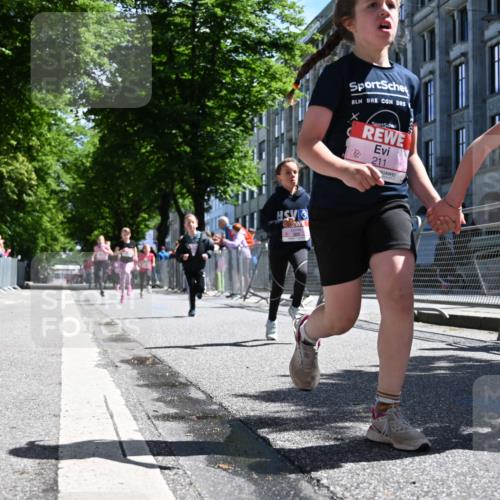 14.06.2026 - REWE Women's Run J. Mangold http://msf.ph/oto/9765497 14.06.2026 11:36:23 Ziel 133, 137, 138, 157, 163, 182, 187, 205, 211, 301, 309, 330, 368, 370 meine-sportfotos.de