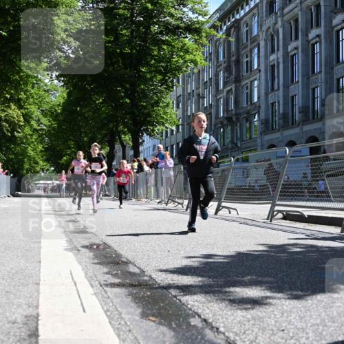 14.06.2026 - REWE Women's Run J. Mangold http://msf.ph/oto/9765508 14.06.2026 11:36:25 Ziel 137, 157, 163, 182, 184, 187, 205, 211, 301, 309, 330, 368, 370 meine-sportfotos.de