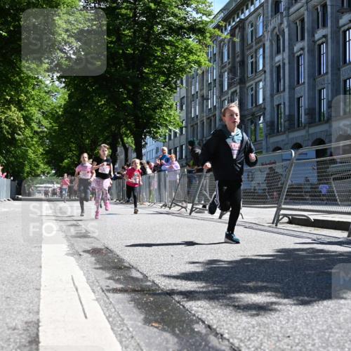 14.06.2026 - REWE Women's Run J. Mangold http://msf.ph/oto/9765511 14.06.2026 11:36:25 Ziel 137, 157, 163, 182, 184, 187, 205, 211, 301, 309, 330, 368, 370 meine-sportfotos.de