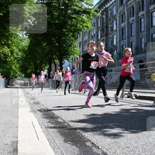 14.06.2026 - REWE Women's Run J. Mangold http://msf.ph/oto/9765524 14.06.2026 11:36:27 Ziel 137, 157, 158, 163, 182, 184, 204, 205, 211, 330, 368, 370 meine-sportfotos.de