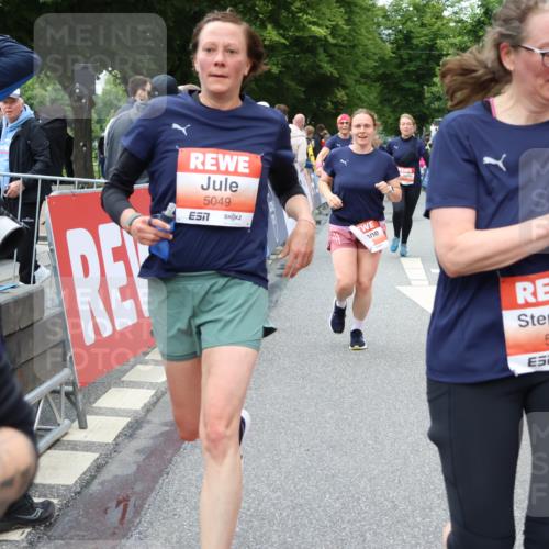 14.06.2026 - REWE Women's Run Strokosch-Dieckow http://msf.ph/oto/9765526 14.06.2026 11:02:17 Ziel 5027, 5049, 5121, 5310, 5410, 5456, 5514, 5546, 5561, 5601, 5607, 5608, 5609, 5610, 5865, 5882, 5992, 6060 meine-sportfotos.de