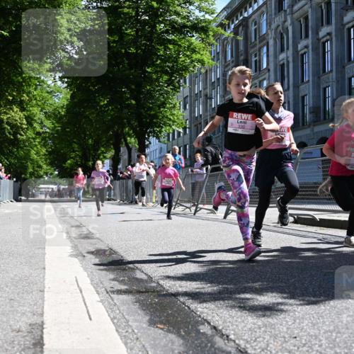 14.06.2026 - REWE Women's Run J. Mangold http://msf.ph/oto/9765527 14.06.2026 11:36:27 Ziel 137, 157, 158, 163, 182, 184, 204, 205, 211, 330, 368, 370 meine-sportfotos.de