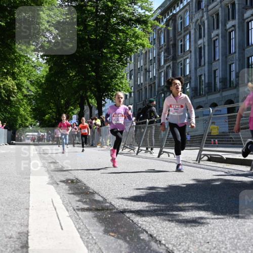 14.06.2026 - REWE Women's Run J. Mangold http://msf.ph/oto/9765532 14.06.2026 11:36:28 Ziel 137, 157, 158, 163, 182, 184, 204, 205, 330, 367, 368, 370 meine-sportfotos.de