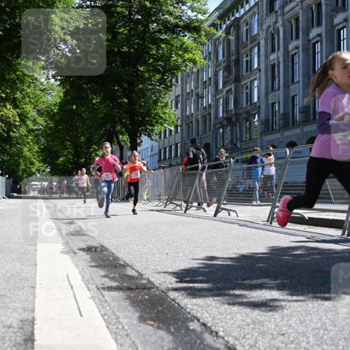 14.06.2026 - REWE Women's Run J. Mangold http://msf.ph/oto/9765541 14.06.2026 11:36:30 Ziel 157, 158, 163, 182, 184, 193, 204, 205, 330, 367, 370 meine-sportfotos.de