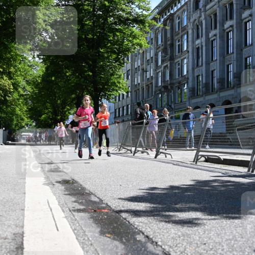 14.06.2026 - REWE Women's Run J. Mangold http://msf.ph/oto/9765546 14.06.2026 11:36:30 Ziel 157, 158, 163, 182, 184, 193, 204, 205, 330, 367, 370 meine-sportfotos.de