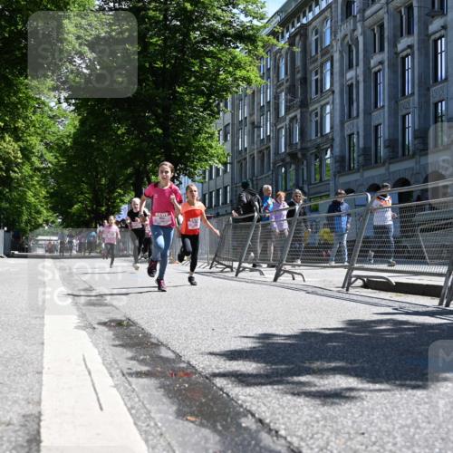 14.06.2026 - REWE Women's Run J. Mangold http://msf.ph/oto/9765548 14.06.2026 11:36:30 Ziel 157, 158, 163, 182, 184, 193, 204, 205, 330, 367, 370 meine-sportfotos.de
