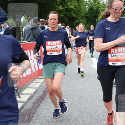 14.06.2026 - REWE Women's Run Strokosch-Dieckow http://msf.ph/oto/9765553 14.06.2026 11:02:16 Ziel 5027, 5049, 5121, 5170, 5310, 5410, 5456, 5514, 5546, 5561, 5601, 5607, 5608, 5609, 5610, 5865, 5882, 5992, 6060 meine-sportfotos.de