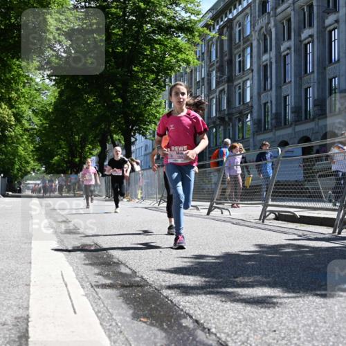 14.06.2026 - REWE Women's Run J. Mangold http://msf.ph/oto/9765556 14.06.2026 11:36:31 Ziel 158, 182, 184, 193, 204, 205, 354, 367, 370 meine-sportfotos.de