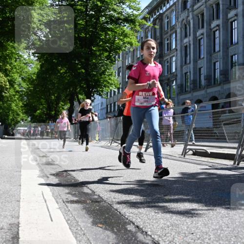 14.06.2026 - REWE Women's Run J. Mangold http://msf.ph/oto/9765558 14.06.2026 11:36:31 Ziel 158, 182, 184, 193, 204, 205, 354, 367, 370 meine-sportfotos.de