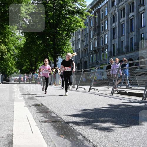 14.06.2026 - REWE Women's Run J. Mangold http://msf.ph/oto/9765567 14.06.2026 11:36:33 Ziel 158, 168, 184, 193, 204, 354, 359, 367, 370 meine-sportfotos.de