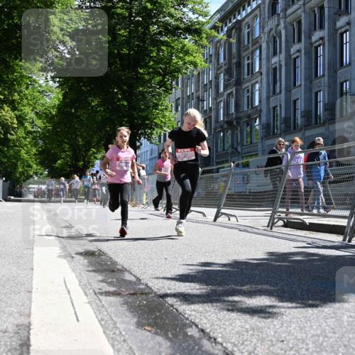 14.06.2026 - REWE Women's Run J. Mangold http://msf.ph/oto/9765573 14.06.2026 11:36:33 Ziel 158, 168, 184, 193, 204, 354, 359, 367, 370 meine-sportfotos.de