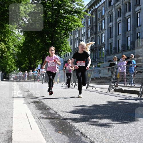 14.06.2026 - REWE Women's Run J. Mangold http://msf.ph/oto/9765576 14.06.2026 11:36:33 Ziel 158, 168, 184, 193, 204, 354, 359, 367, 370 meine-sportfotos.de