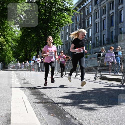 14.06.2026 - REWE Women's Run J. Mangold http://msf.ph/oto/9765578 14.06.2026 11:36:33 Ziel 158, 168, 184, 193, 204, 354, 359, 367, 370 meine-sportfotos.de
